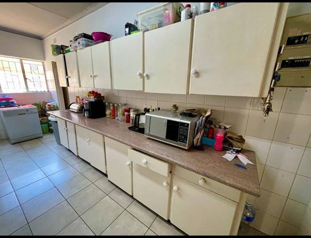 4 BEDROOM HOUSE FOR SALE IN SILVERFIELDS PARK